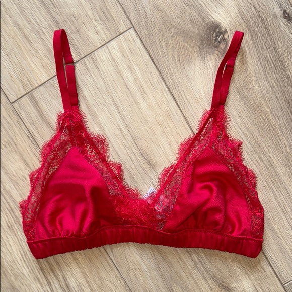 LOVE STORIES Red Lace Triangle Bra Spaghetti Strap Adjustable Sexy Bralette NWOT - Picture 1 of 4